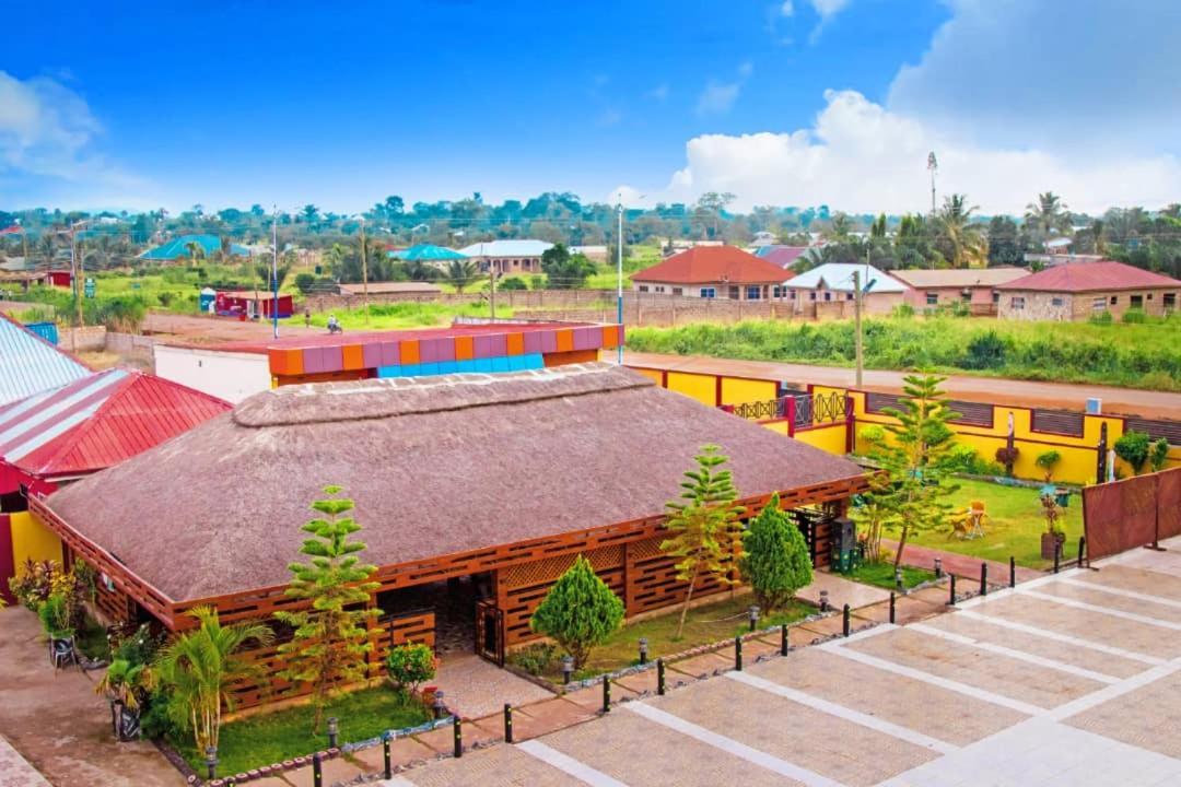 Kikis Court Resort Hohoe Exteriér fotografie